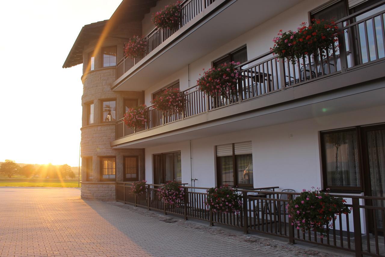 Landhotel Kastanienhof Georgenberg Dış mekan fotoğraf